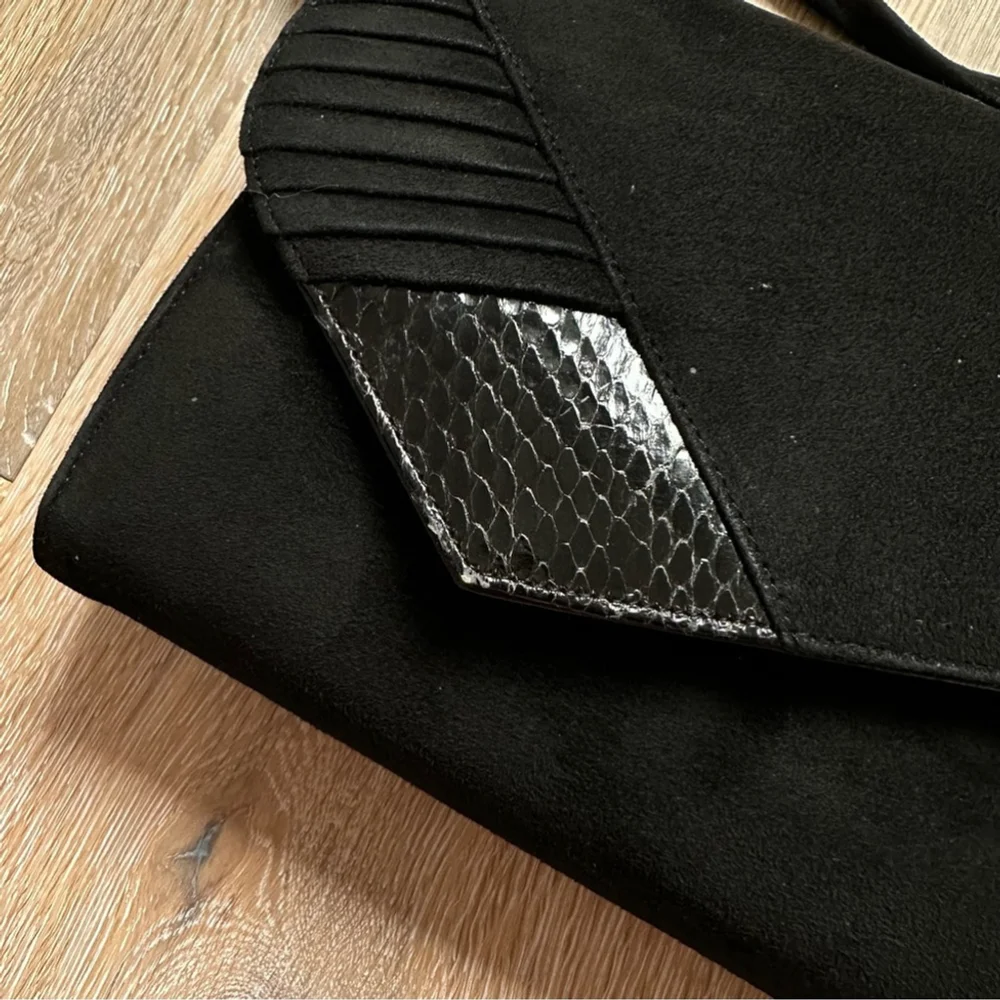 Vintage 80's Black Velvet Clutch Envelope Purse Faux Snake Skin Accent w/Strap
